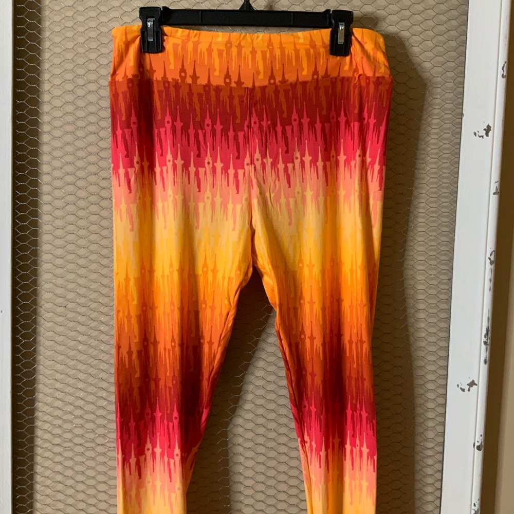 LuLaRoe TC DISNEY Leggings NWOT
